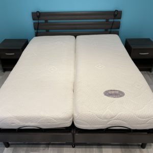 Lit double électrique relaxant avec matelas et tables de chevet