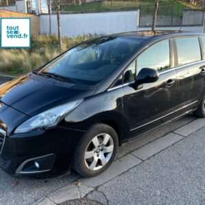 Peugeot 5008 7 places, 1,6 BlueHDI 120cv S&S, modèle Active Business, GPS.