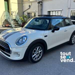 Mini Cooper 1.5 de 136cv ess, BVA. Édition Shoreditch avec toit panoramique électrique.